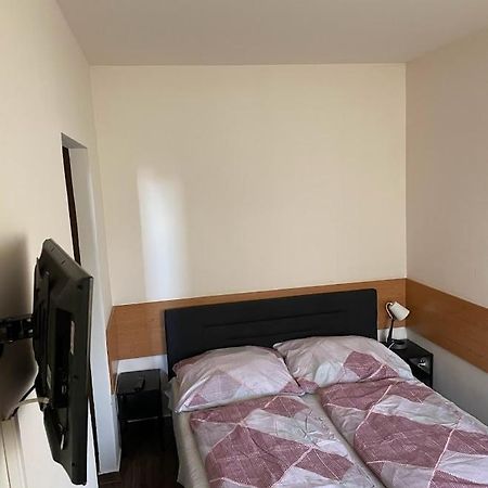 Vasmacska Panzio Hotel Komárom Buitenkant foto